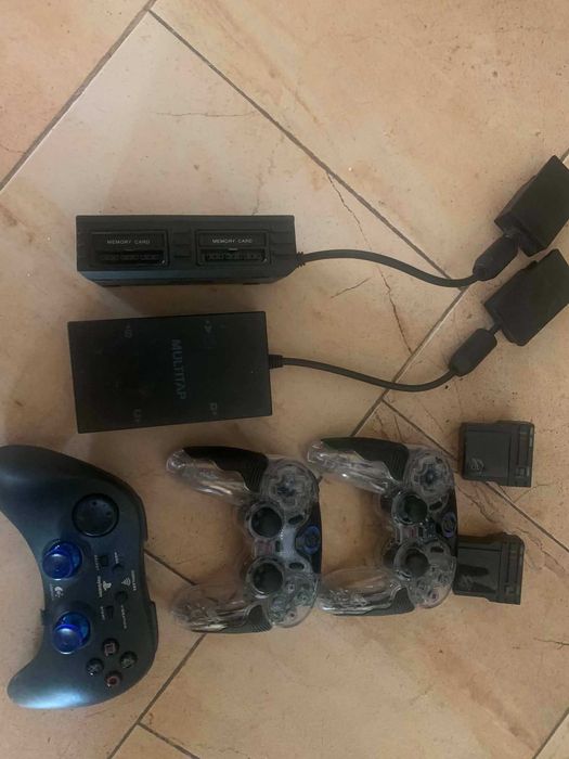 Ps2 MultiTAP Разклонители за 4Играча Джойстик 2 броя + 3 джойстици joysticks(подарък).