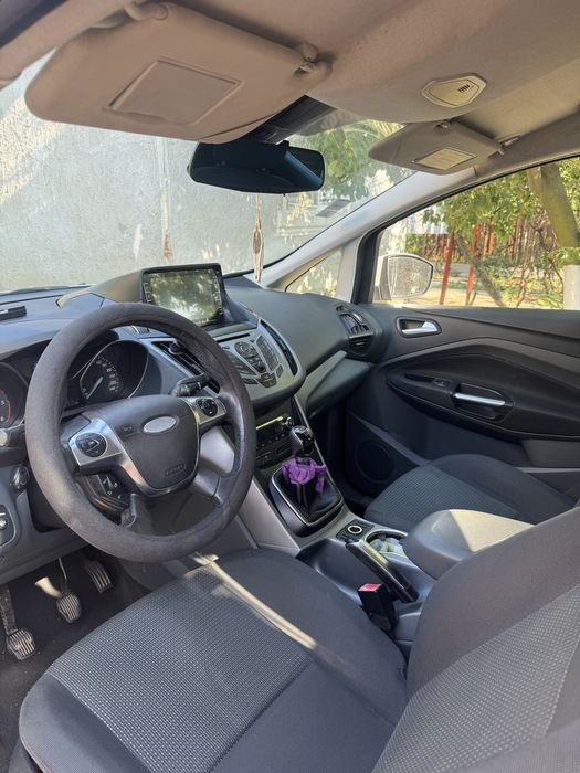 Masina Ford C-Max