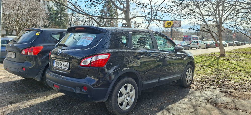 Черен Nissan Qashqai 1.6 Bi-Fuel 2013