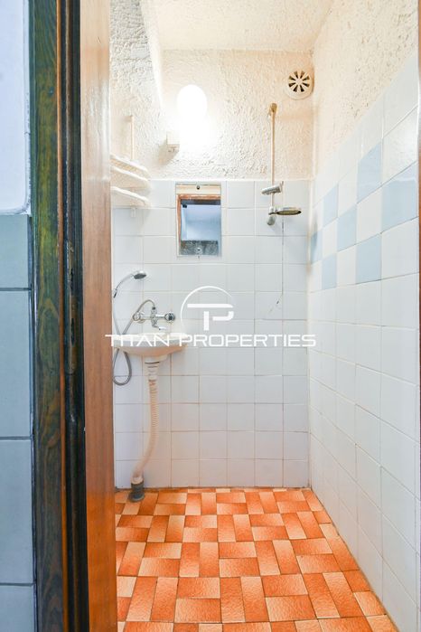 Тристаен за продажба в гр.Перник, кв.Димова махала