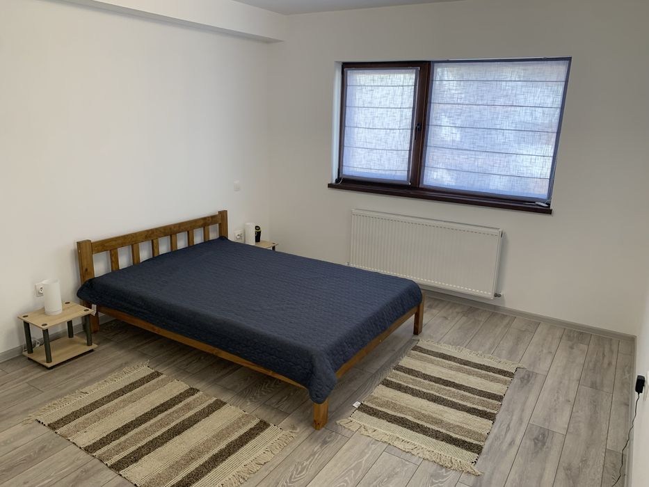 Proprietar inchiriez apartament 3 camere +loc parcare sanpetru brasov