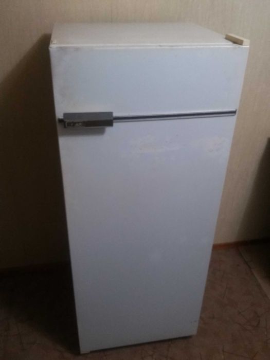 Продам холодильник бирюса
