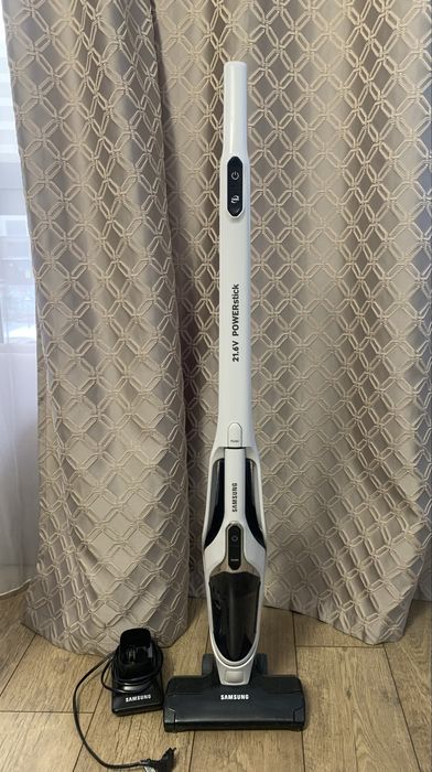 Вертикальный пылесос Samsung