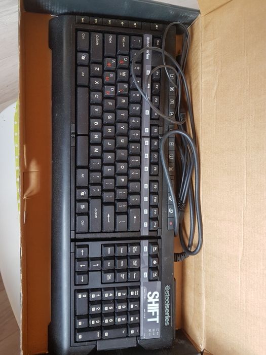 Продам геймерскую клавиатуру Steelseries Shift