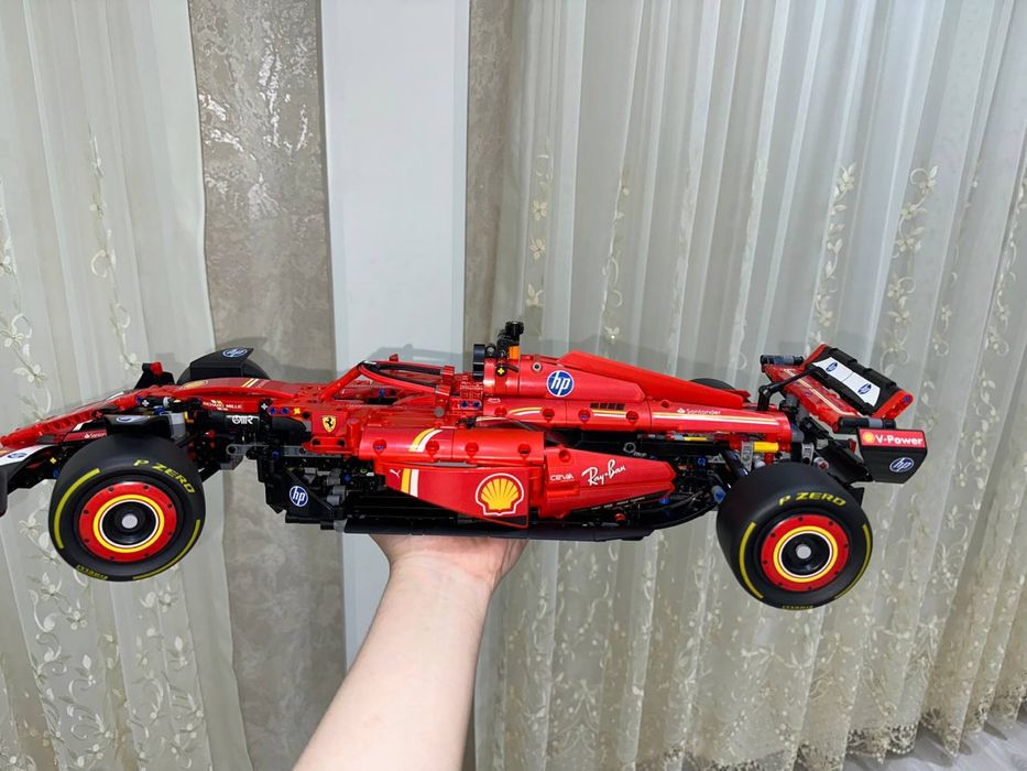 Lego Technic Ferrari SF-24 F1