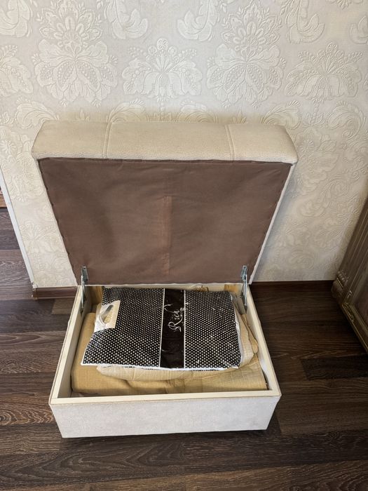 Продам диван для гостинной