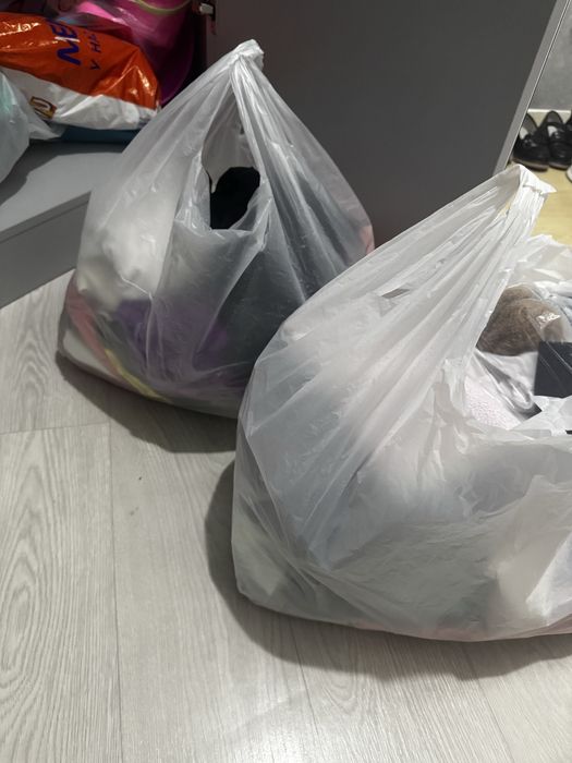 Отдам бесплатно вещи на девочку