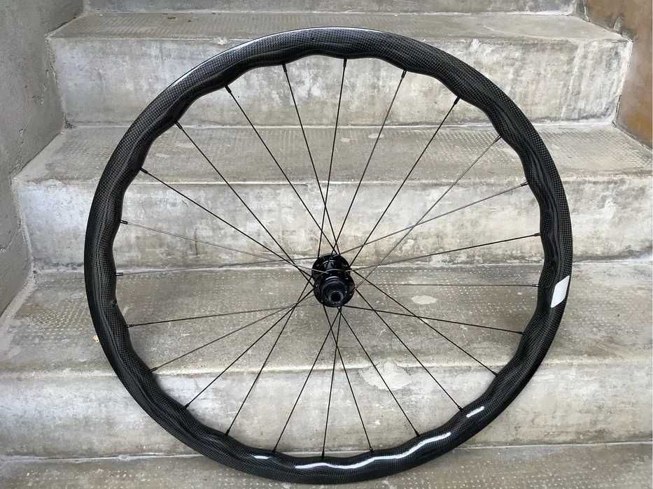 Roti carbon disc centerlock tubeless