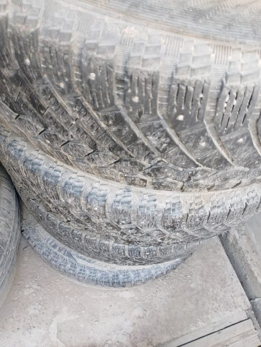 Балон  покрышка Шина R17  шипы.   Низко