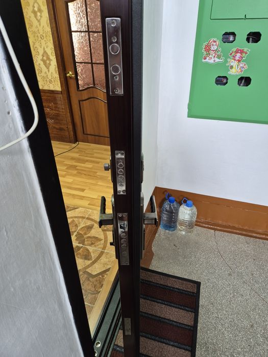 Дверь входная правая