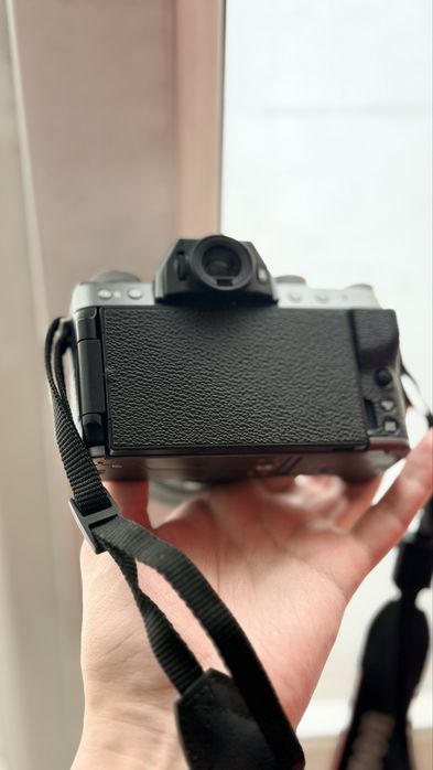 Продам камеру Fujifilm X-T200