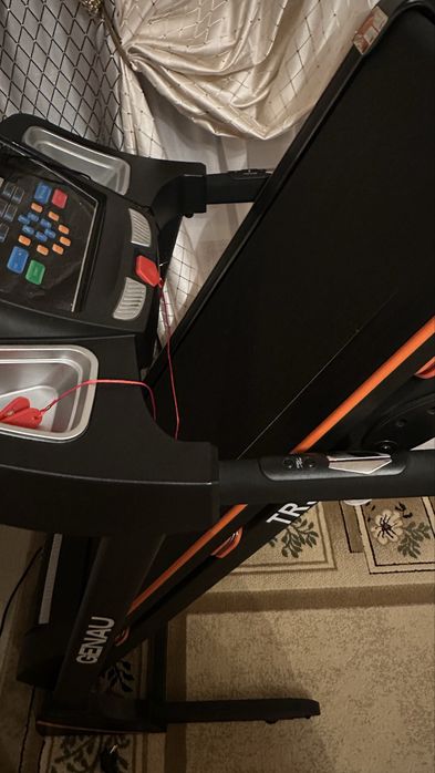 Продается беговая дорожка Genau TR-50