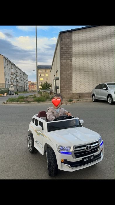 Продаю детскую машинку