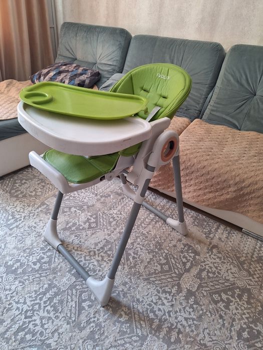 Продам детский столик.