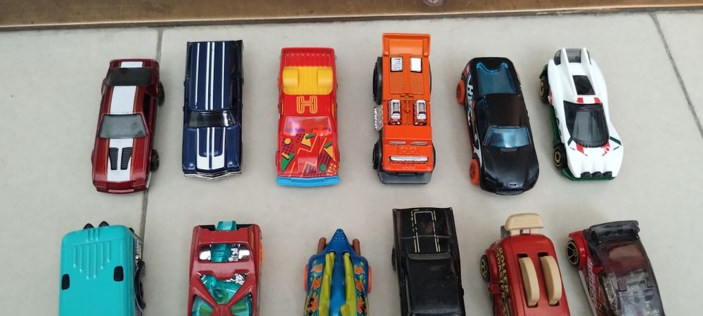 Колички Hotwheels