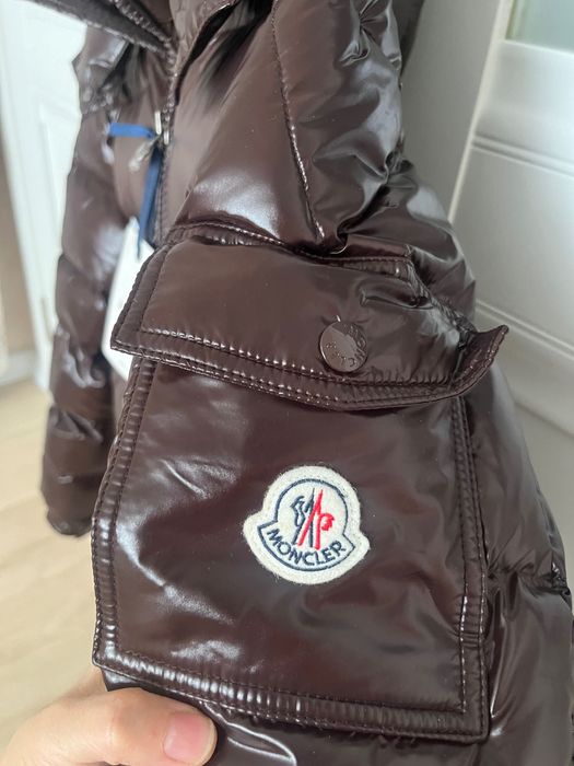 Продам пуховик  Moncler( новый)