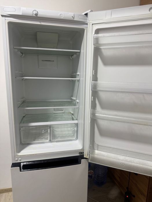 Холодилник сатылады