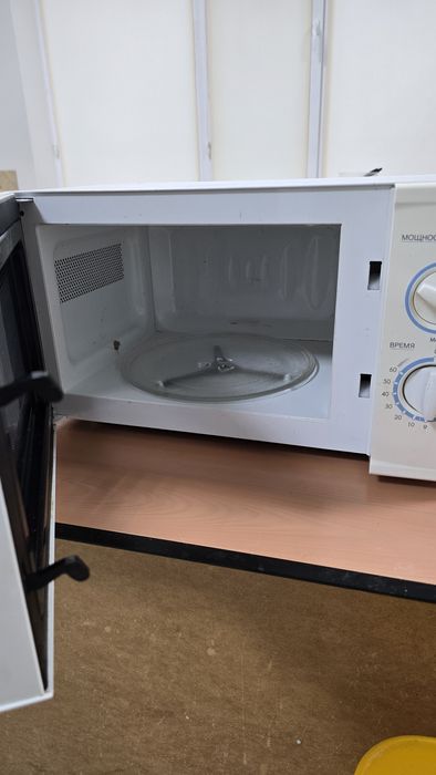 Продам микроволновая печь LG