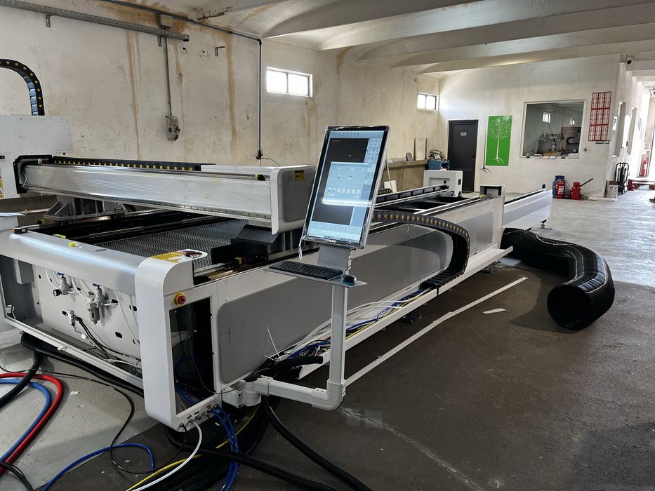 Gweike, mașină debitare laser 3kW