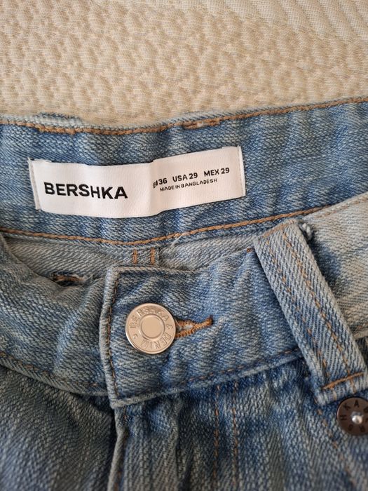 Юношески запазени дънки!