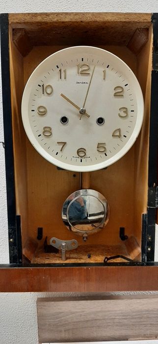 Стенен часовник " Янтар "