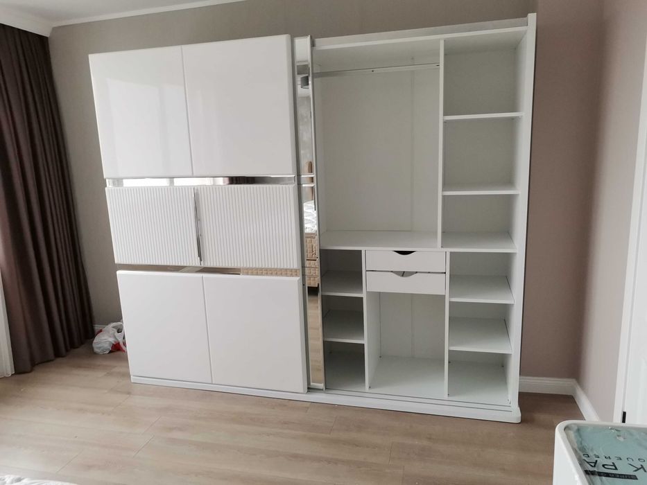 Разглобявяне, пренасяне, сглобяване, изхвърляне на мебели.