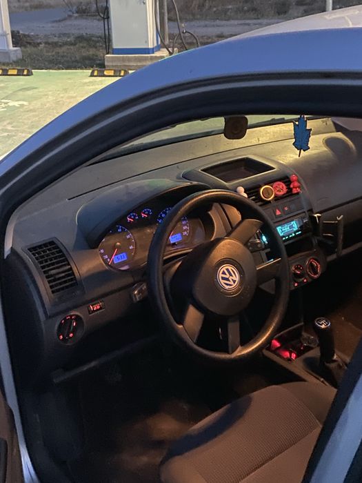 Volkswagen Polo benzină, 1.294 € — imagine 4