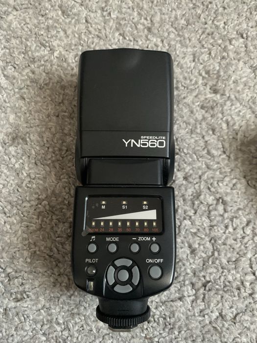 Canon EOS Rebel T3 + Обектив и аксесоари