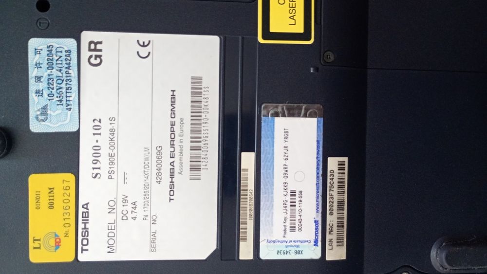 Laptop Toshiba vechi din anul 2002 aproape nou