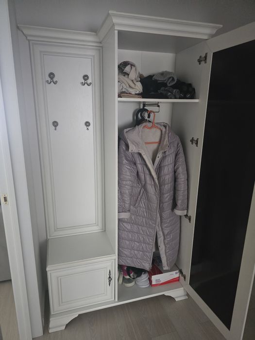 Продаётся шкаф в прихожую