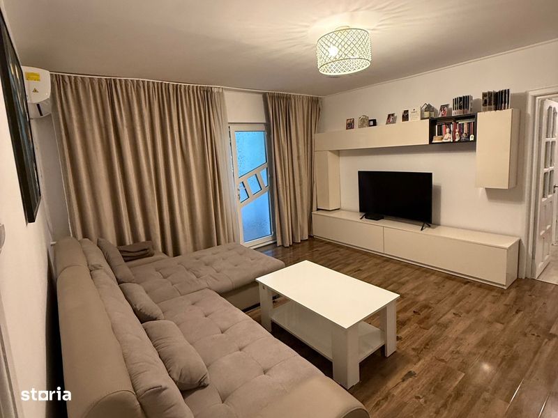 Inchiriez apartament 3 camere Malu Rosu — fotografia 1