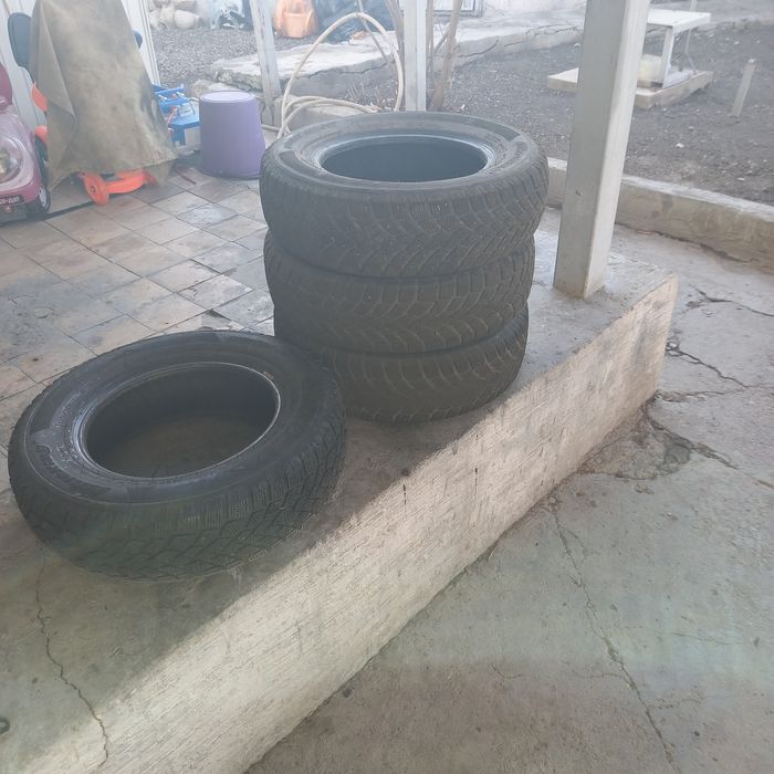 Продам зимнию резину