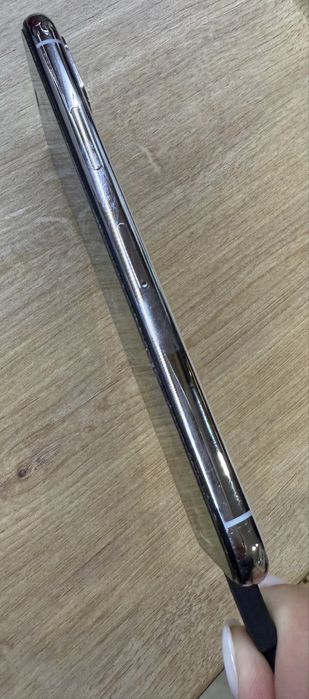 iPhone X in cutie originala cu 3 huse, 64gb, silver, 70% baterie