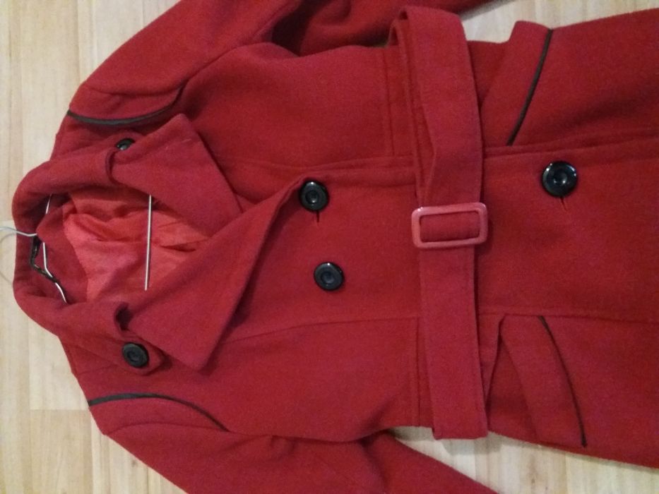 Пальто красное 46-48 р