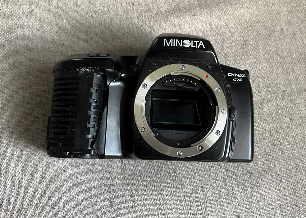 Aparat foto Minolta Dynax 2xi body SLR pe film 35mm colectie