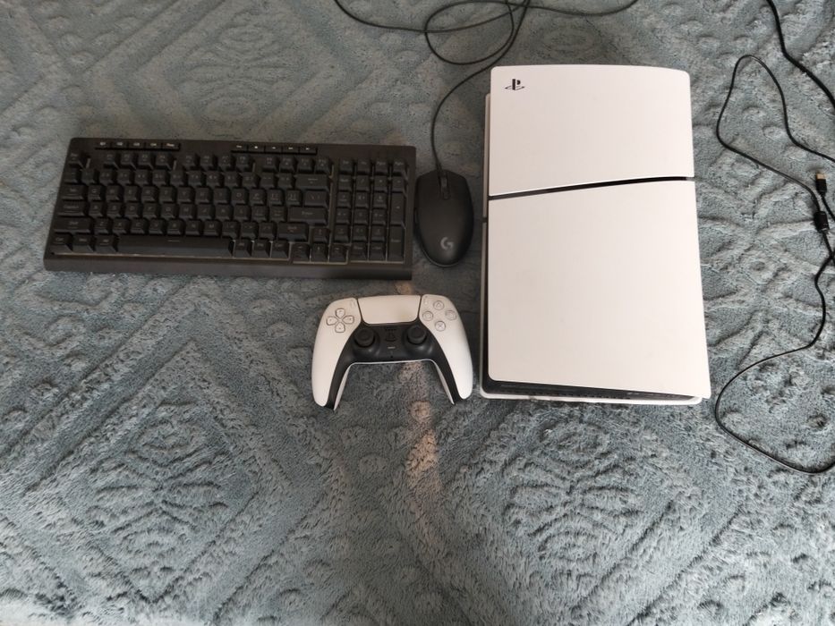 Vând sau schimb PlayStation 5 slim