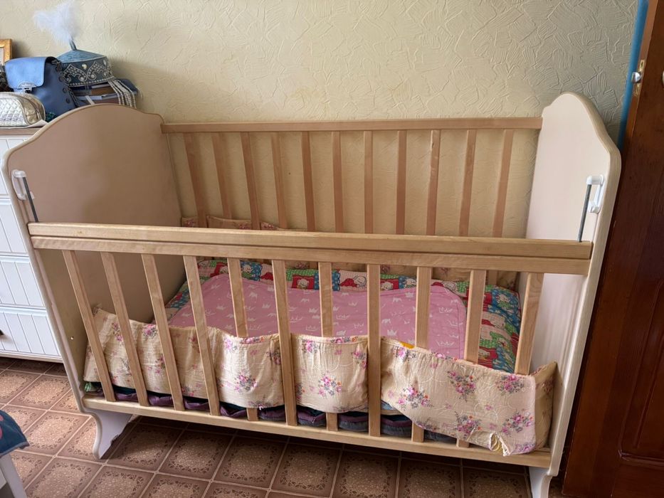 Продам детскую кроватку