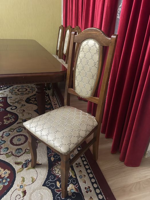 Продаем стол и стулья 12 шт