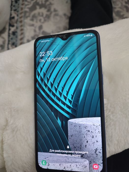 Samsung A10s телефон