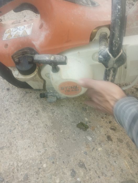 Drujba de tăiat asfalt și drujba de  gard viu