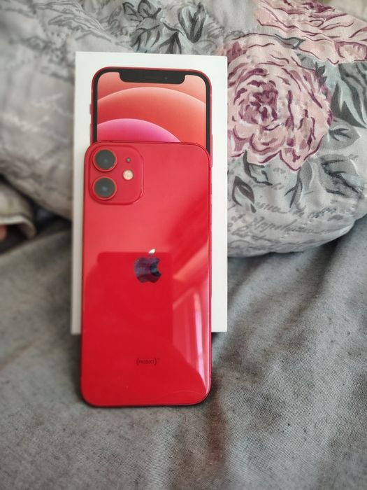 Продавам iPhone 12 мини