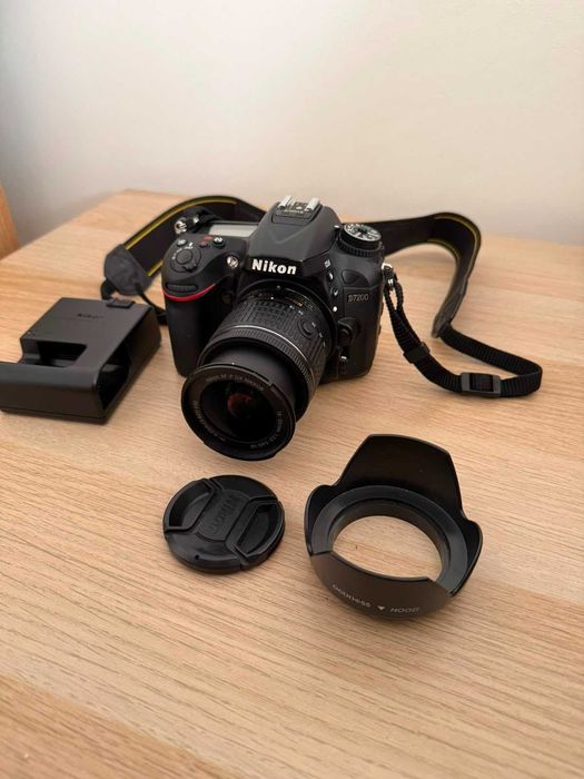 Nikon D7200 - 33K cadre - Obiectiv Nikkor AF-P DX 18-55mm - Cutie originala - Geanta
