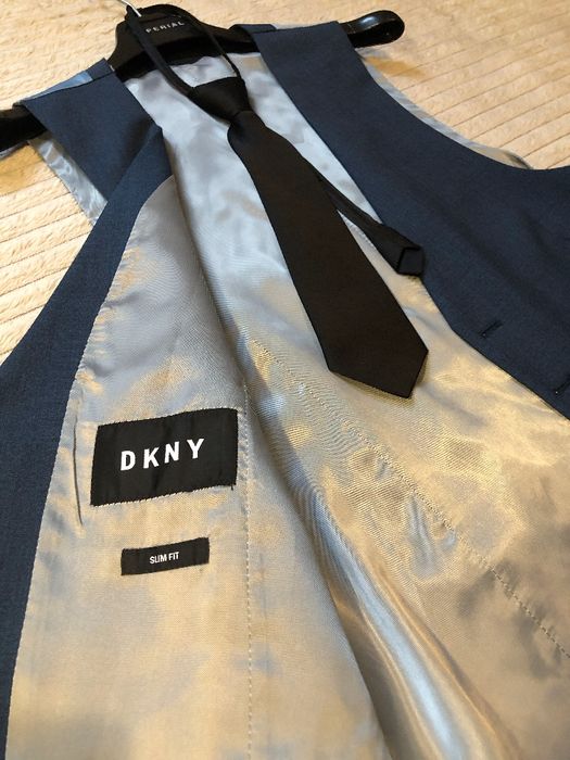 Costum Bărbați DKNY 3 Piese (Lână 70%), Slim Fit, Impecabil