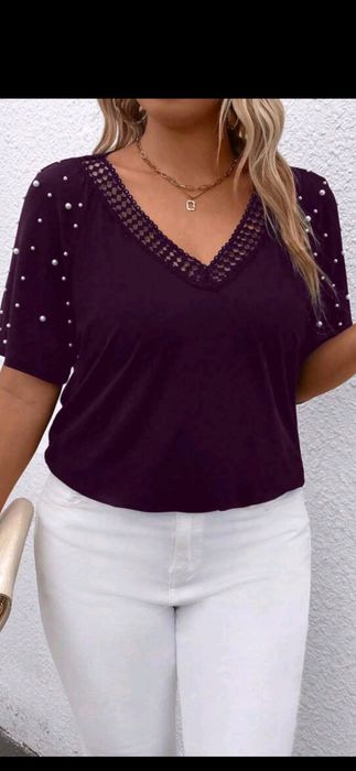 Блуза с къс ръкав и ПЕРЛИ по РЪКАВИТЕ.