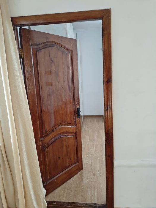 Продам 4 межкомнатные двери б/у