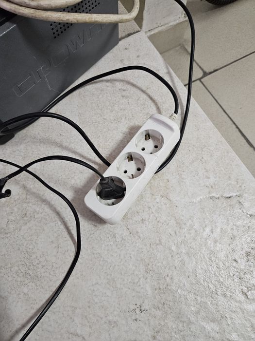 Преобразователь 12 на 220