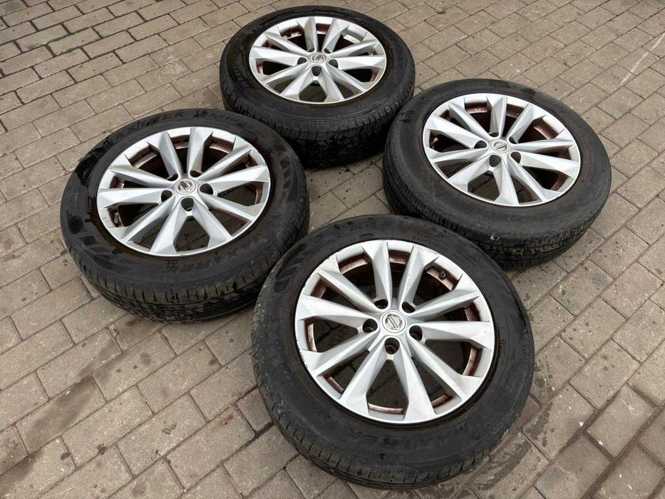 Диски с шинами R17 Nissan Toyota Gelly