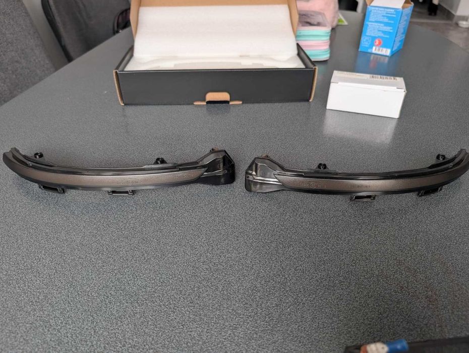 Lampi semnalizare oglinda LED fumurii pentru VW Golf 7, Spo, Touran 2