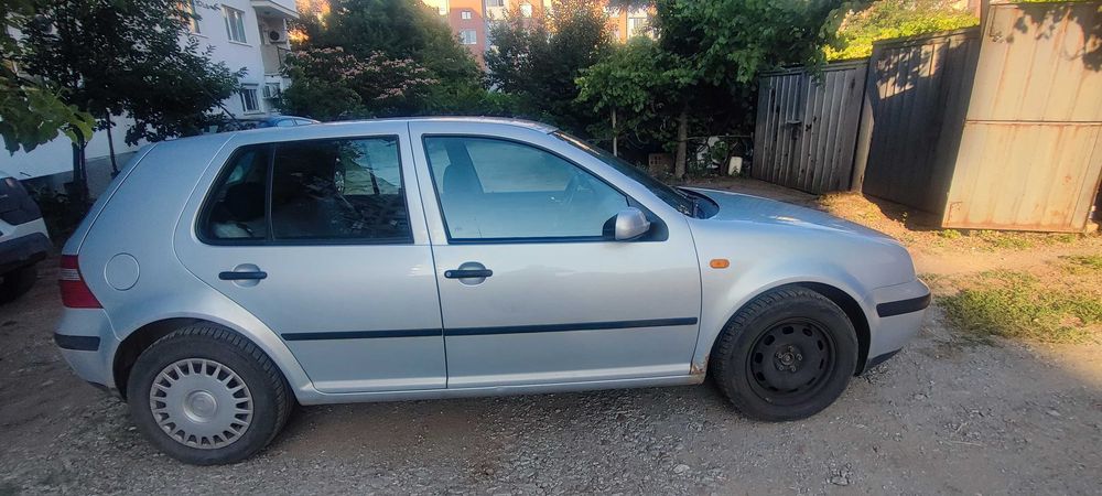 Продавам голф 4 98г