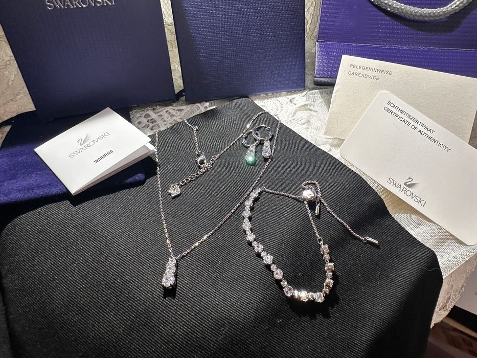 Set Swarovski Stilla attract colier, brățară si cercei